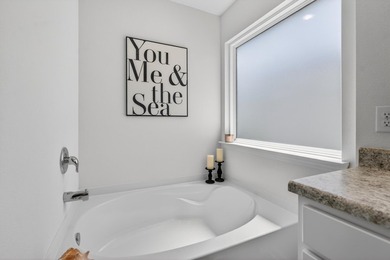 Welcome to 51 Silverthorn Street in Freeport -- a stylish and - photo 46