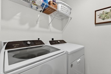 Welcome to 51 Silverthorn Street in Freeport -- a stylish and - photo 50