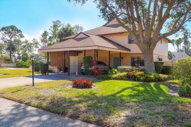 Lake Townhome/Townhouse For Sale in Bradenton, Florida