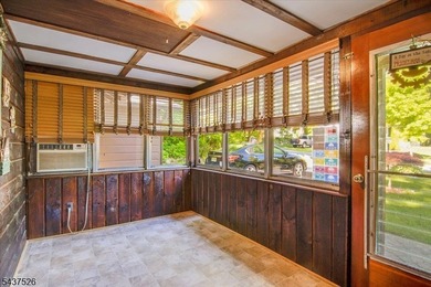 Welcome to this adorable year round ranch-style lake home! Upon - photo 6