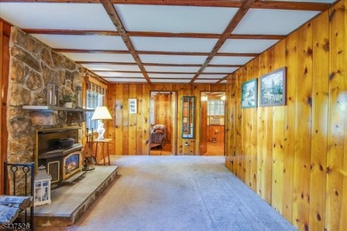 Welcome to this adorable year round ranch-style lake home! Upon - photo 8