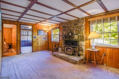 Welcome to this adorable year round ranch-style lake home! Upon - photo 10