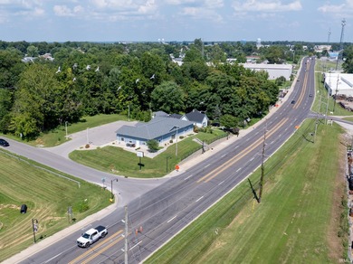 Excellent high-traffic/high-visibility corner location with