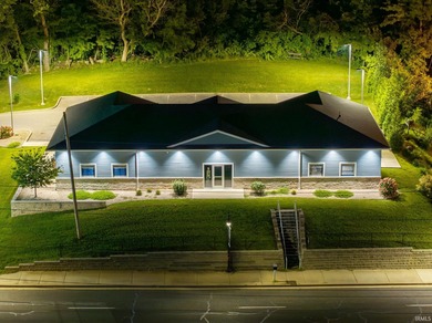 Excellent high-traffic/high-visibility corner location with