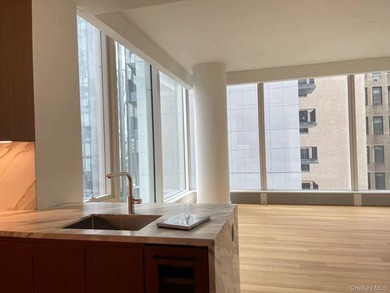 This 1033 Square foot Large 1 Bedroom 1Bath Home with 11-foot - photo 11