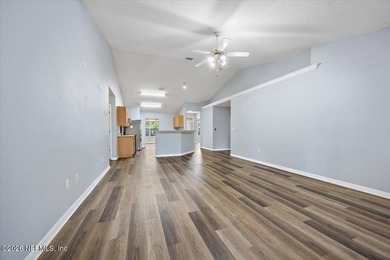 Beautifully maintained and move-in ready 4-bedroom, 3-bath home - photo 12