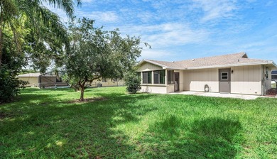 Welcome home to this updated 3-bedroom, 2-bath single-family - photo 15