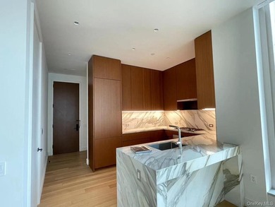 This 1033 Square foot Large 1 Bedroom 1Bath Home with 11-foot - photo 17