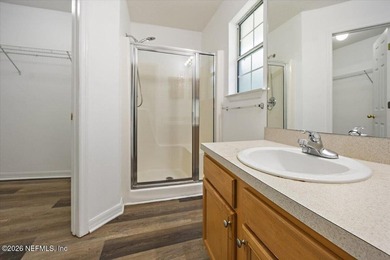 Beautifully maintained and move-in ready 4-bedroom, 3-bath home - photo 17