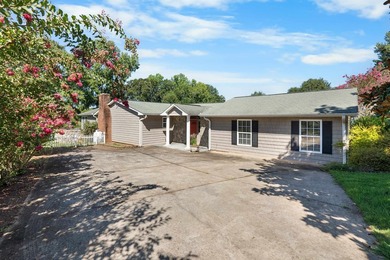 Welcome to 423 Coggins Shore Rd, a beautiful waterfront home in - photo 20