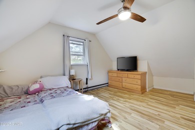 Welcome to this warm and well-cared-for 4-bedroom, 2-bath home - photo 22