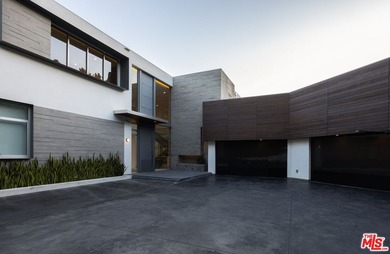 Perched on a secluded promontory above the Sunset Strip, this - photo 5