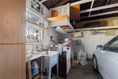 This charming 2-bedroom, 1-bathroom home offers an excellent - photo 28