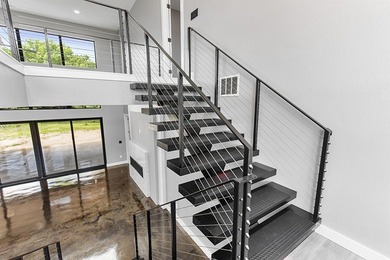 This 3-bedroom, 3.5-bath, 3,554 sf modern masterpiece and 94.955 - photo 32