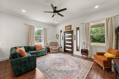 Stunning turnkey home with a fully furnished option available! - photo 6