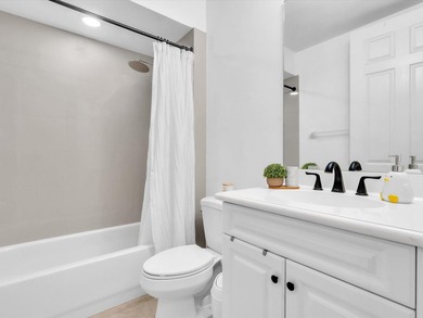 Nestled in the gated community of Heron Bay in Parkland, this - photo 7