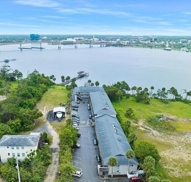 Opportunity to acquire 18 units value-add in a 39-unit building - photo 1