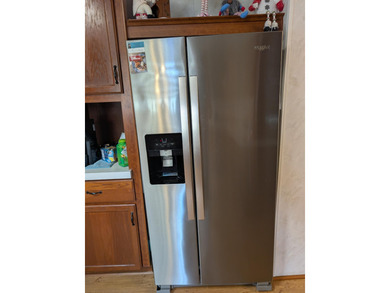 FINANCING AVAILABLE ON THIS LARGE 3/2  BEAUTIFULLY MAINTAINED