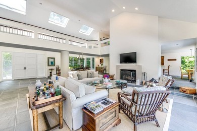 Located on a quiet cul-de-sac south of the highway in Wainscott - photo 7