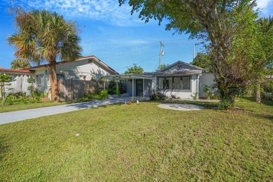 Fully updated 3BR/2BA home in historic North Palm Beach with 1 - photo 4