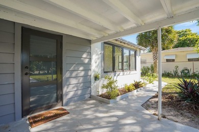 Fully updated 3BR/2BA home in historic North Palm Beach with 1 - photo 5