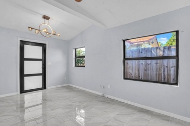 Fully updated 3BR/2BA home in historic North Palm Beach with 1 - photo 6