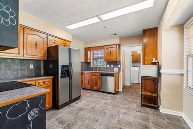 Classic ranch charm meets thoughtful updates in one of Phenix - photo 6