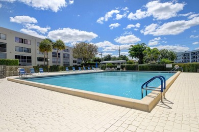 Welcome home to this beautifully maintained first-floor condo - photo 16