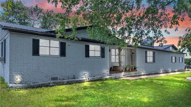 (private lake, pond, creek) Home For Sale in Lincoln Arkansas