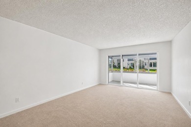 Welcome home to this beautifully maintained first-floor condo - photo 43