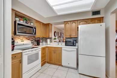 Lake Condo For Sale in Delray Beach, Florida