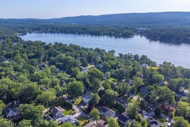 Welcome to the sought after Awosting lake community! Situated in - photo 1