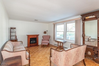 Welcome to the sought after Awosting lake community! Situated in - photo 8