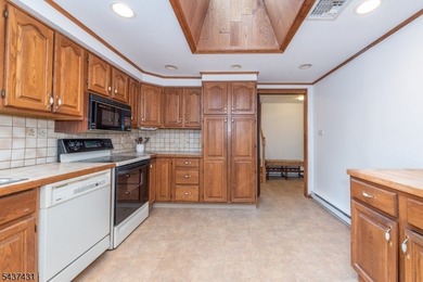 Welcome to the sought after Awosting lake community! Situated in - photo 10