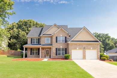 21 Avery Drive welcomes you home! This move-in ready home offers - photo 1