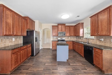 21 Avery Drive welcomes you home! This move-in ready home offers - photo 5