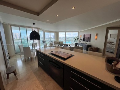 Beautiful condo in the heart of Sunny Isles located in the