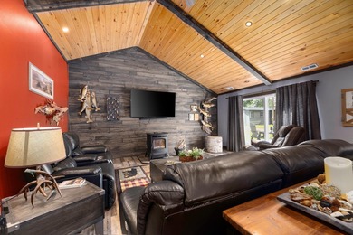 This stunning 3-bedroom, 2-bathroom lakefront retreat is the - photo 33