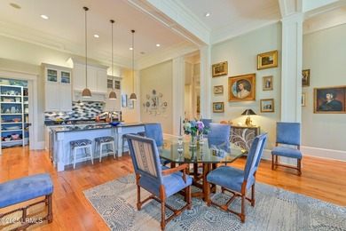 Opportunities like this are few and far between. Nestled in the - photo 15