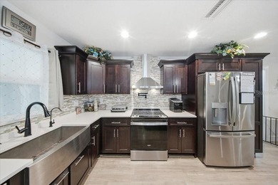 Beautifully maintained 3/2 home offers a blend of modern comfort - photo 50