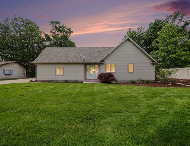 Enjoy year-round views of White Lake from this spacious - photo 1