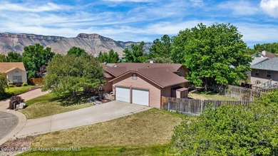 **Nestled in the heart of a quiet cul-de-sac, this beautifully - photo 29