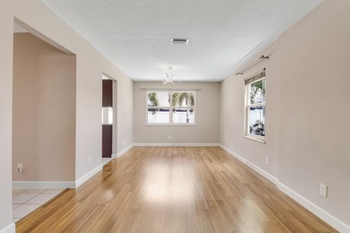 Rare opportunity in sought-after North Palm Beach Heights! This - photo 9