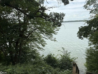 Cozy 2-bedroom lakefront cabin with 50 feet of frontage. This is - photo 2