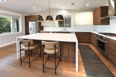 $100,000 PRICE REDUCTION! Unfortunately, this is a divorce sale - photo 3