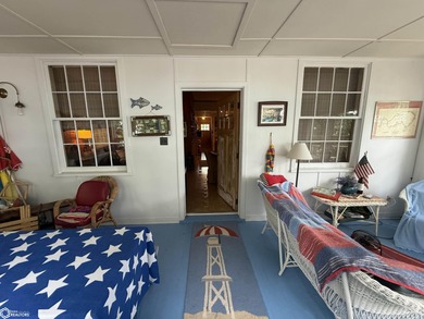 Cozy 2-bedroom lakefront cabin with 50 feet of frontage. This is - photo 7