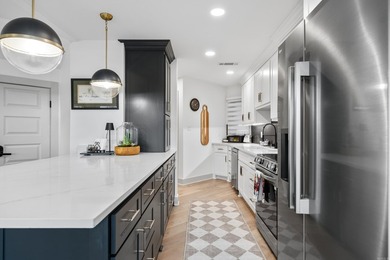 Welcome to lakefront living on beautiful Lake Hamilton! This - photo 18