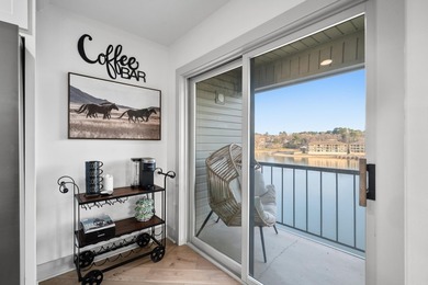 Welcome to lakefront living on beautiful Lake Hamilton! This - photo 22