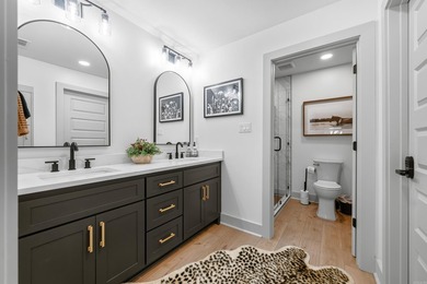 Welcome to lakefront living on beautiful Lake Hamilton! This - photo 31