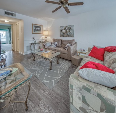 A rarely available 1st floor unit in Murry Hills, a chance for - photo 6